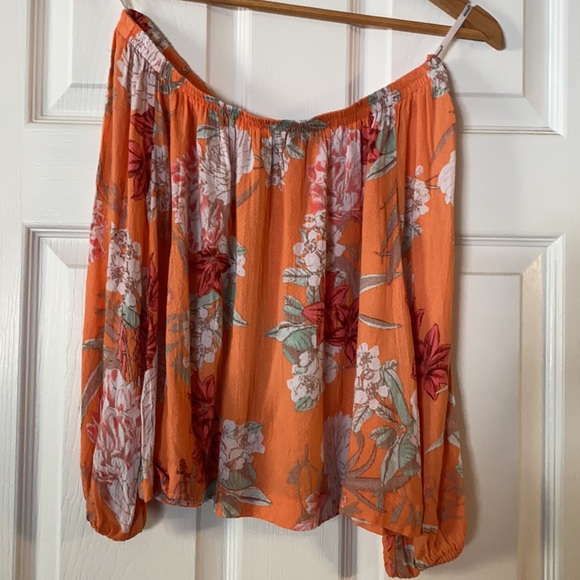 MINKPINK Backyard Bliss off-the-shoulder top - Picture 3 of 5